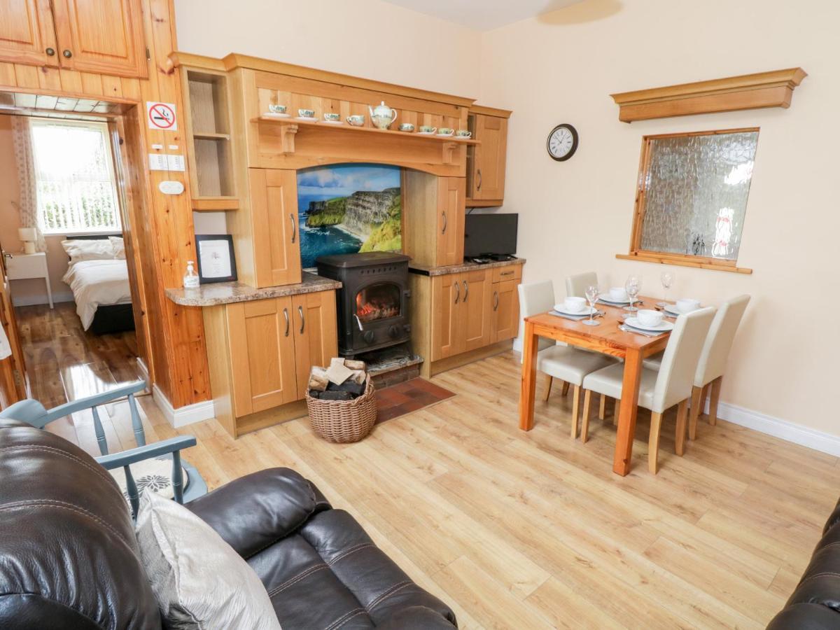 Cherry Tree Cottage Ballintober  Екстер'єр фото